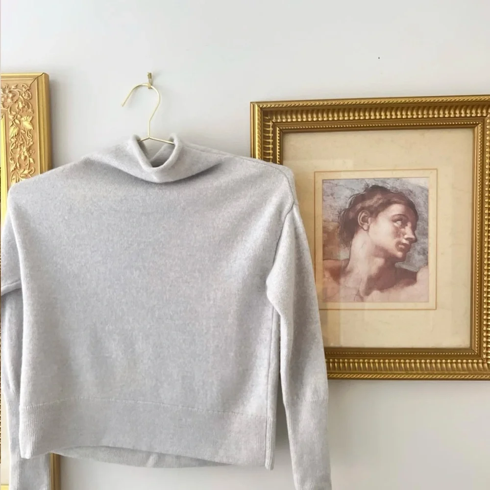 Wilfred Turtle Neck - Picture 2 of 3